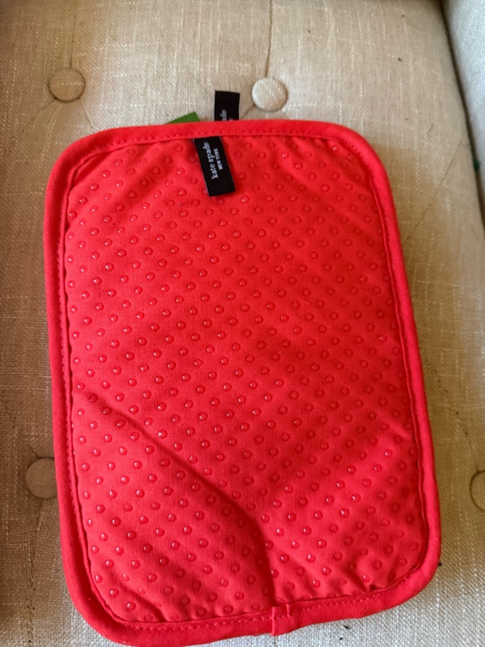 Kate Spade Hot Hot Hot Chili Pepper Kitchen Towel Set & Pot Holder Bundle - Picture 9 of 10